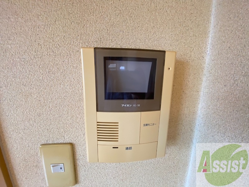 セキュリティ　ＴＶモニター付インターホンです。来客者の顔が見えるので安心！