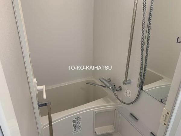 バス・シャワールーム　別部屋の参考写真です。