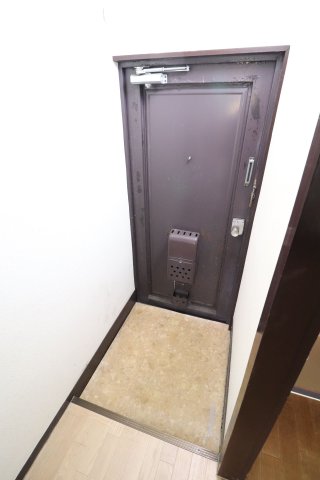 玄関　圧迫感のない玄関です