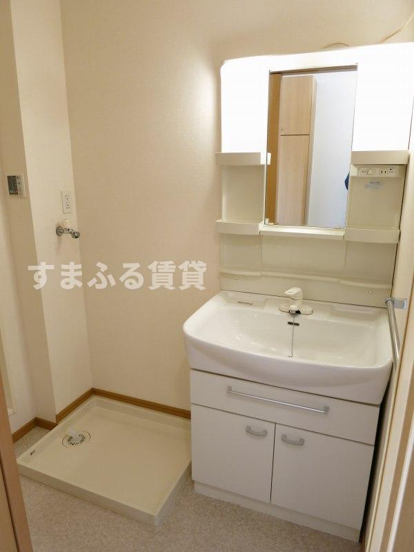 洗面設備　同仕様　反転
