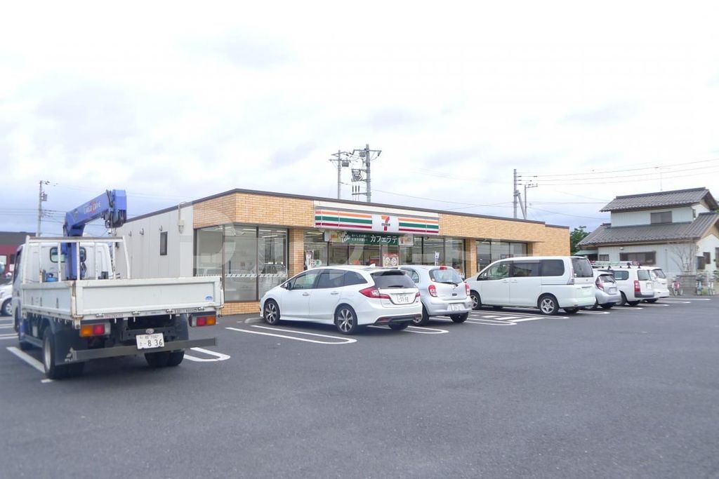 コンビニ　セブン-イレブン 流山南店（コンビニ）まで740m