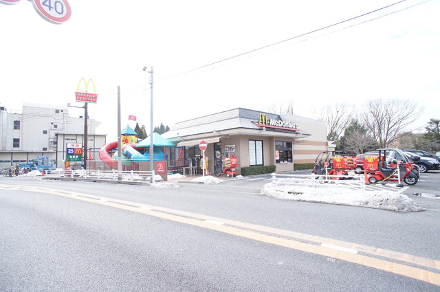 飲食店　マクドナルド多摩堤通り喜多見店（飲食店）まで473m