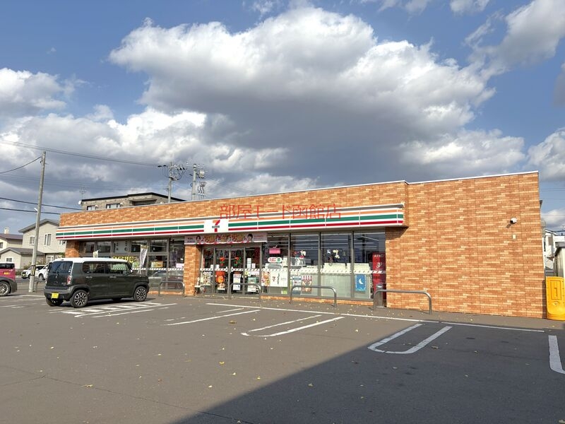 コンビニ　セブンイレブン函館美原産業道路店（コンビニ）まで592m