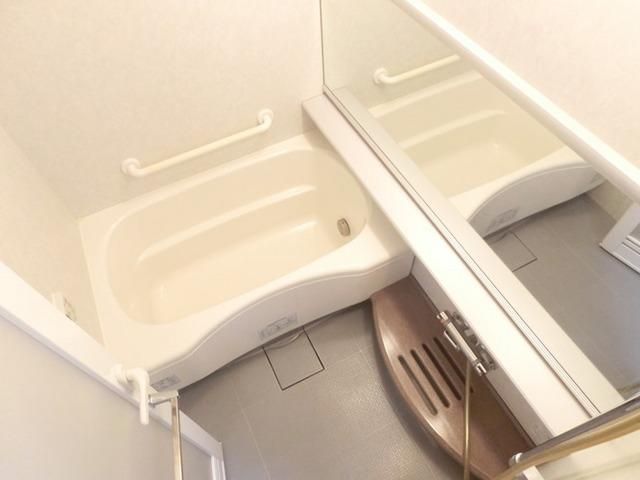 バス・シャワールーム　追い焚き機能付きバス
