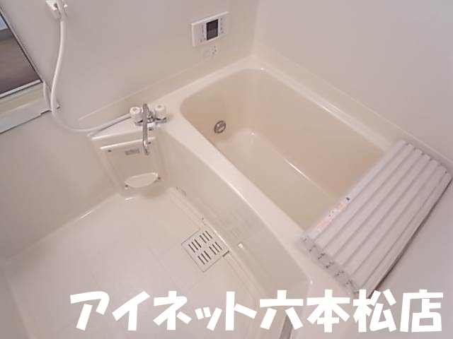 バス・シャワールーム　一日の疲れを癒しましょう。