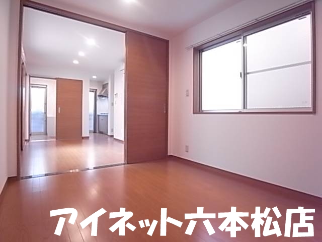 その他部屋・スペース　こちら寝室にいかがでしょうか。