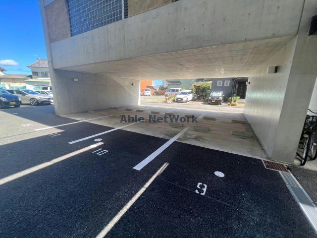 駐車場　駐車場