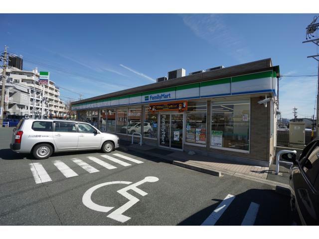コンビニ　ファミリーマート豊橋中郷店（コンビニ）まで568m