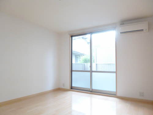 居室・リビング　※同タイプの部屋写真です