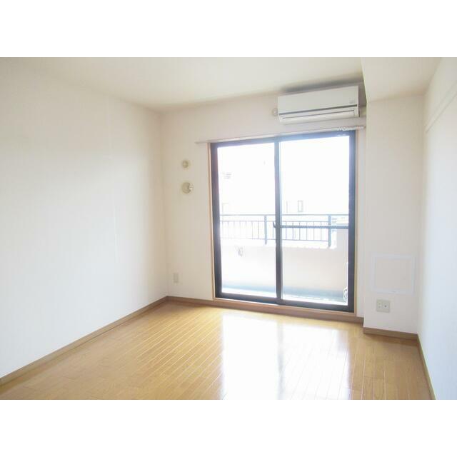 居室・リビング　同建物、別部屋の写真を使用しております。