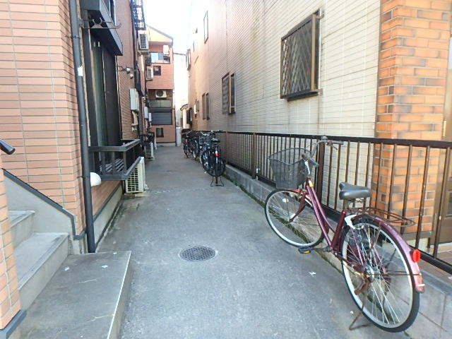 駐車場　バルコニー側