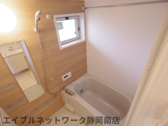 バス・シャワールーム　きれいなお風呂です