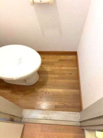 トイレ　※写真は別室です