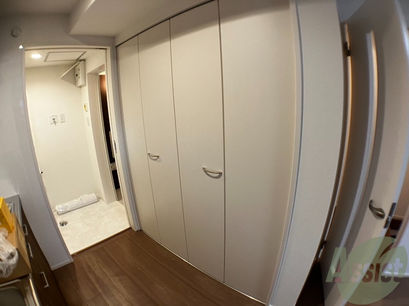 収納　洋室にあるクローゼットです。両開きになっています。