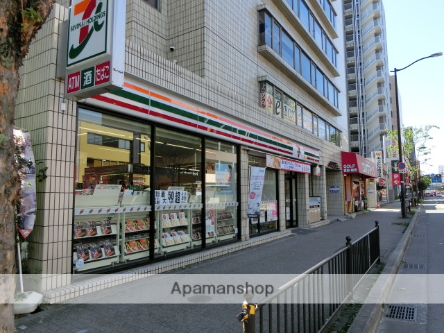 コンビニ　セブンイレブン（コンビニ）まで200m