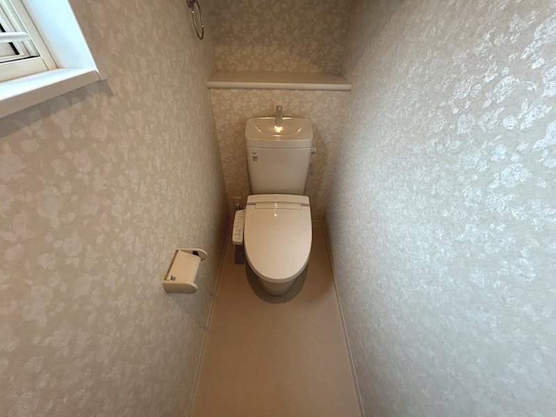 島内戸建のトイレ写真