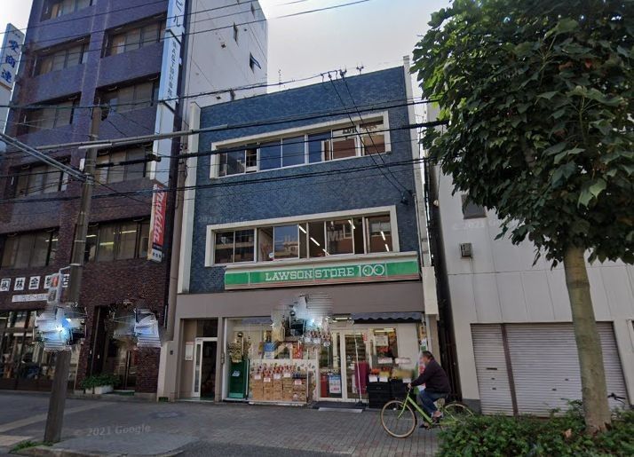 コンビニ　ローソンストア100金山店（コンビニ）まで110m