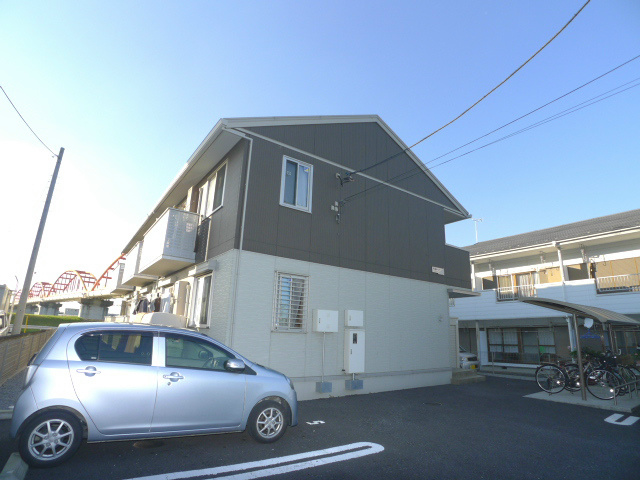 建物外観　ヴィルヌーブのご紹介は住まいの窓口　アソシエにお任せ下さい。