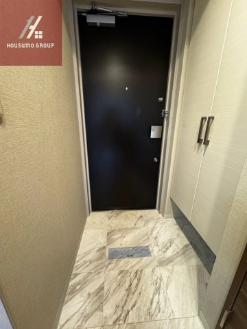 レジュールアッシュ玉造の玄関写真