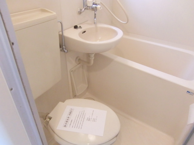 トイレ　参考写真（同建物別部屋のものです）