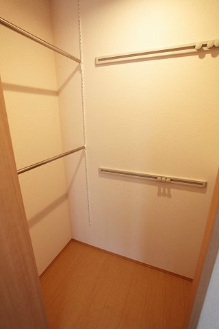 収納　ワンステップクローゼット