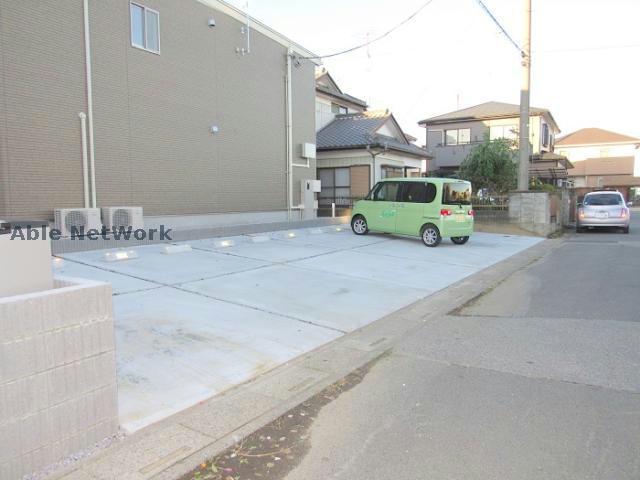 駐車場　駐車場