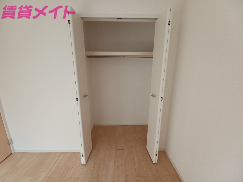 収納　同型反転タイプ