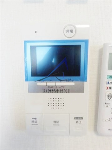 セキュリティ　モニター付きインターホンです。