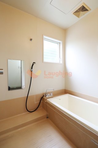 バス・シャワールーム　ゆったり過ごせるお風呂です※同タイプのお部屋になります。