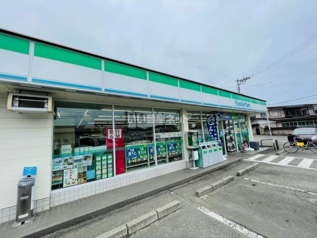 コンビニ　ファミリーマート　四郎丸吹上店（コンビニ）まで577m