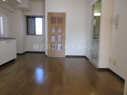 居室・リビング　※別号室参考写真