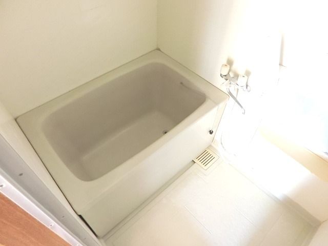 バス・シャワールーム　キレイなバスルームです