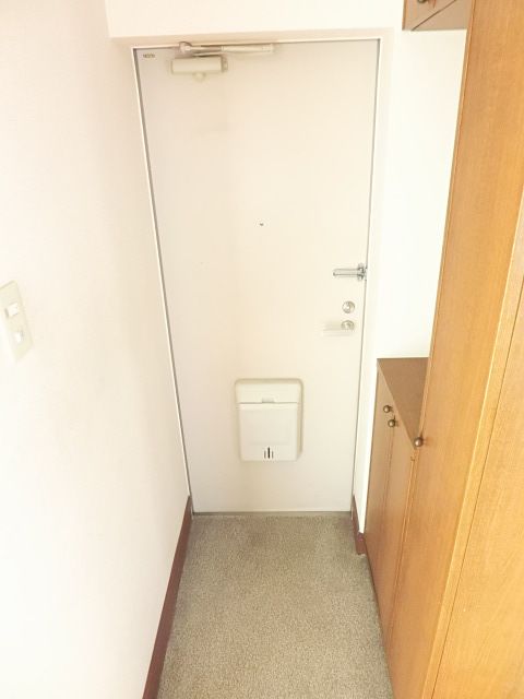 玄関　シューズボックス付きの玄関です
