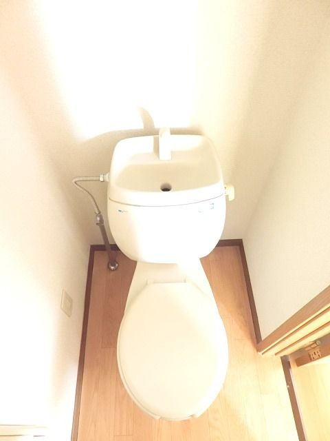 トイレ　シンプルなトイレです