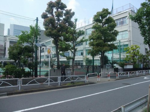 小学校　墨田区立両国小学校（小学校）まで416m