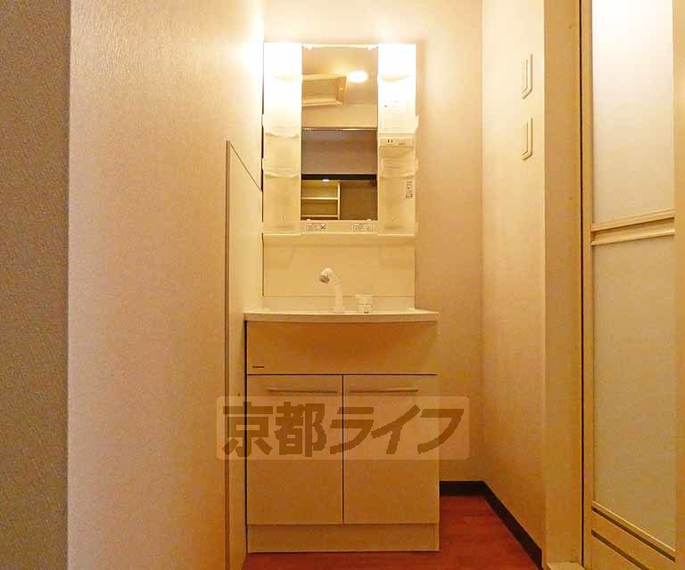 洗面設備　洗面場です