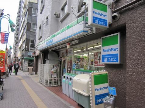 コンビニ　ファミリーマート笹塚二丁目店（コンビニ）まで213m
