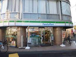 コンビニ　ファミリーマート 渋谷富ヶ谷一丁目店（コンビニ）まで298m