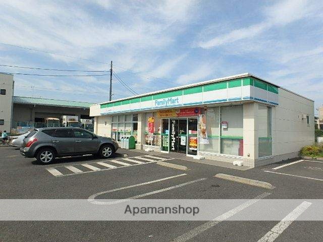 コンビニ　ファミリーマート（コンビニ）まで565m