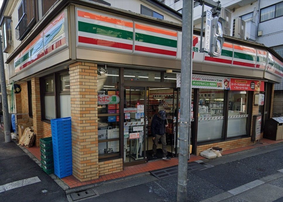 コンビニ　セブンイレブン田端3丁目店（コンビニ）まで150m