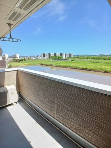 バルコニー　落ち着いた時間を過ごせるバルコニーです