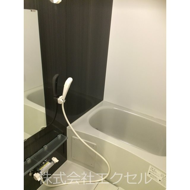 バス・シャワールーム　あると嬉しい浴室乾燥・追い焚き機能付きの浴室です。