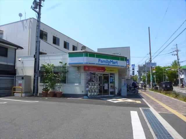 コンビニ　ファミリーマート八尾南本町１丁目店（コンビニ）まで190m