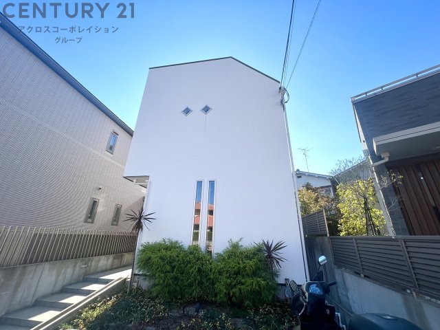 建物外観　敷地内に駐車場があります！