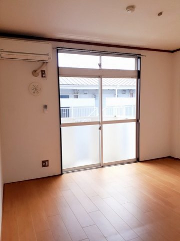 居室・リビング　中はこのようになっています