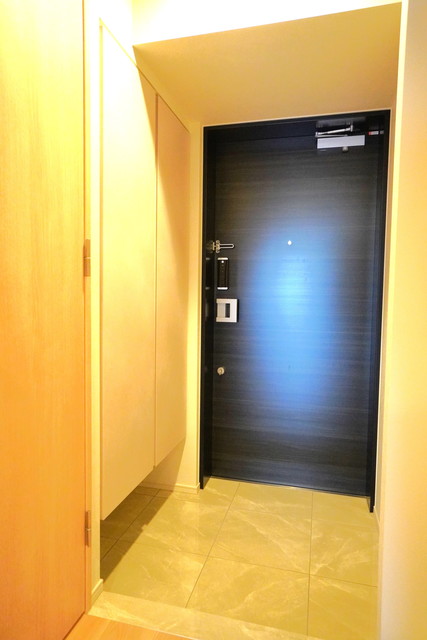 玄関　※写真は同タイプ住戸です。