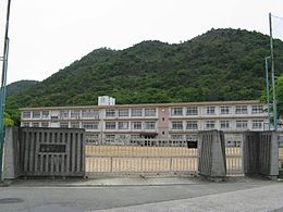 中学校　姫路市立　夢前中学校（中学校）まで314m