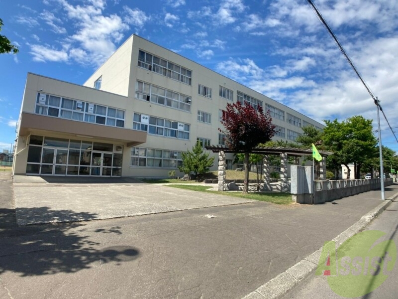 中学校　札幌市立新琴似北中学校（中学校）まで1399m