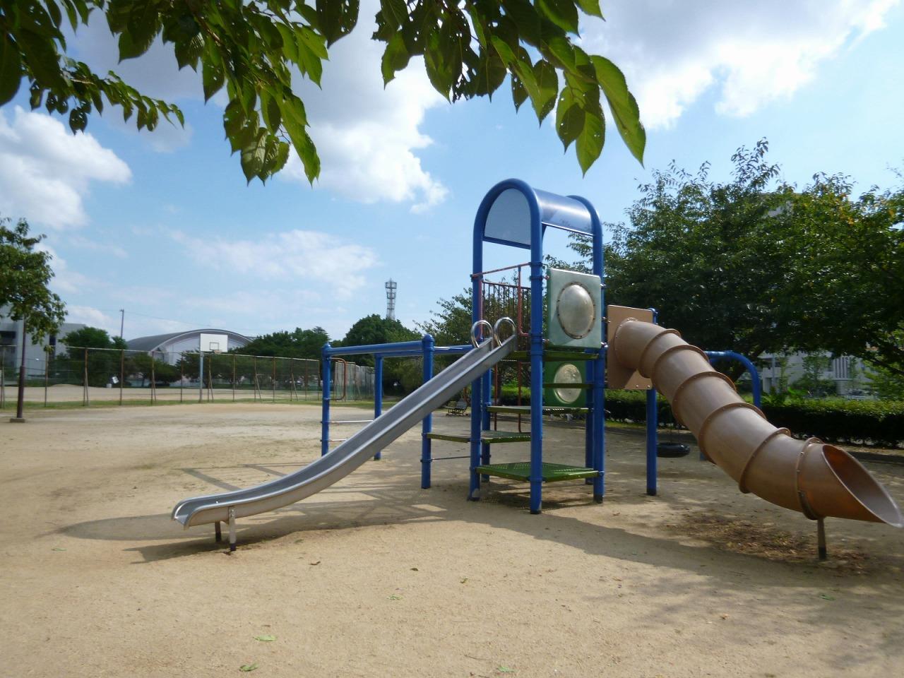 公園　津門中央公園（公園）まで375m