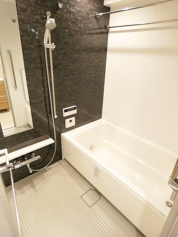 バス・シャワールーム　写真は同タイプ住居です。